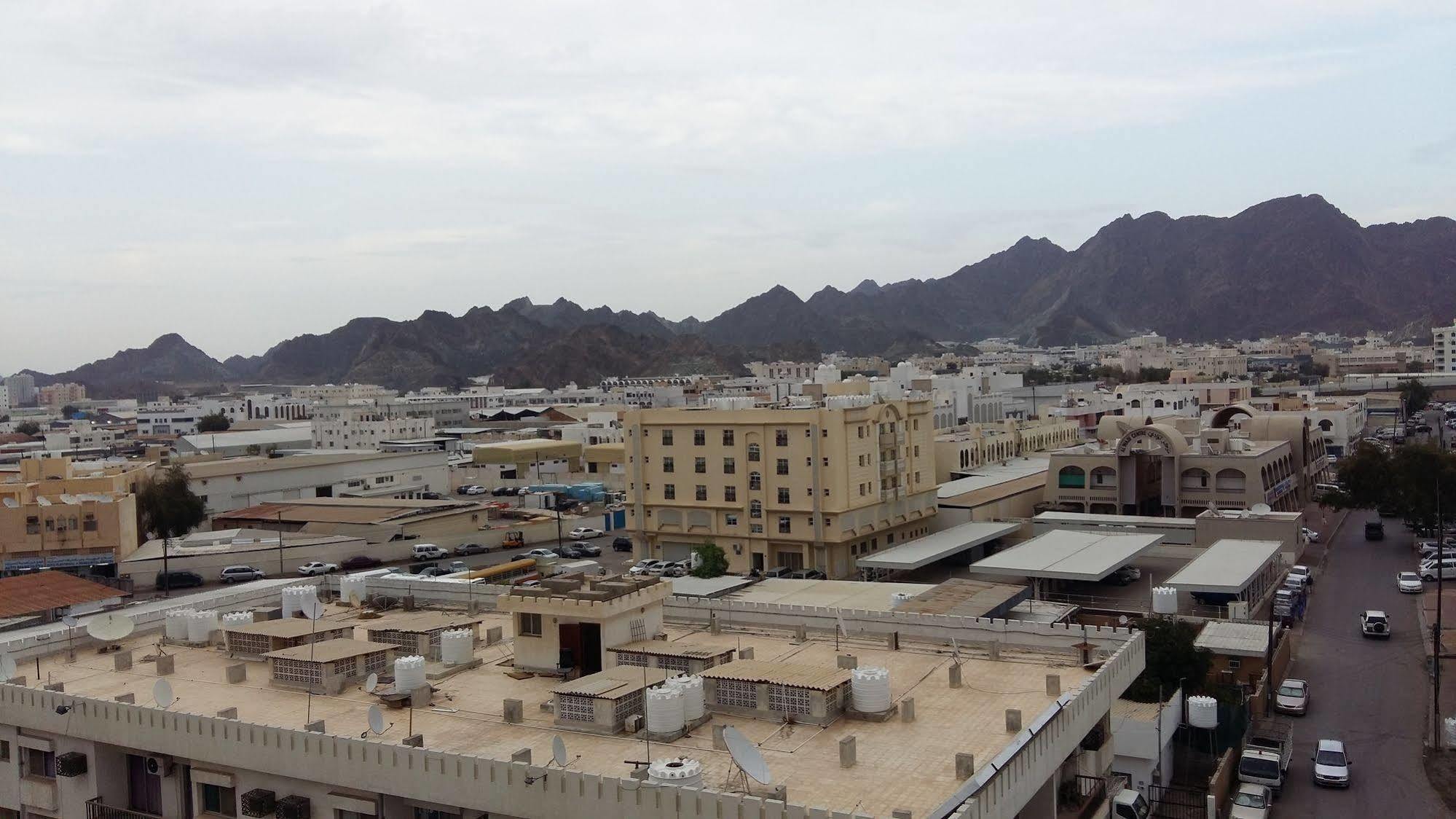 Majestic Hotel Wādī Kabīr Eksteriør bilde